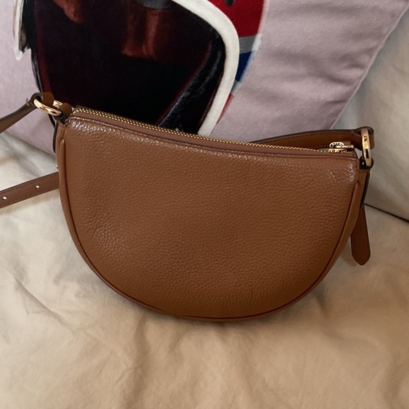 MICHAEL KORS
Dover Small Half Moon Crossbody - Picture 5 of 9